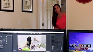 Big Ass MILF Madisin Lee makes Homemade Porn With