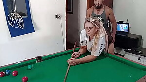 Previa Da Tiffany Montavani Mostrando Cu Pro Dodo Pitbul E Jogando Bilhar Na Casa Do Cuckcoud E Comeu A Buceta E O Cu Ao Mesmo Tempo Com Taco De Bilhar